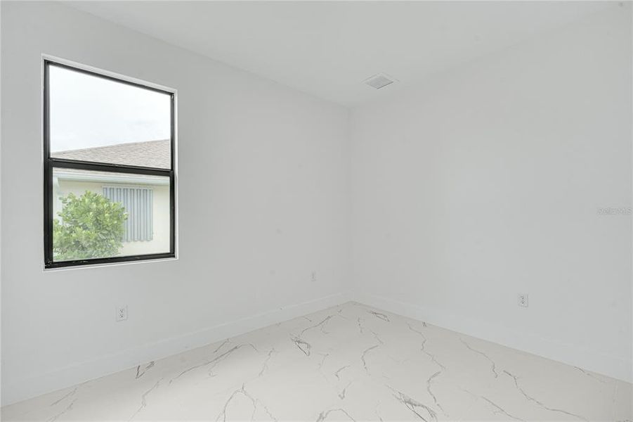 Spacious, unfurnished interior of a new home in , Rotonda West (Image 29).