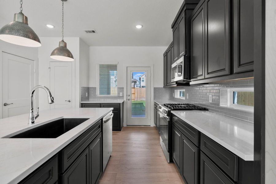 **Photos are representative of the floor plan and not of the actual home** **Photos are representative of the floor plan and not of the actual home**