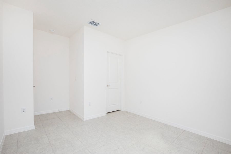 Representative unfurnished interior of a home built from the Victoria by Maronda Homes in Cassie Oaks, Jacksonville (Image 12).