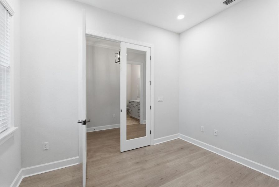 Representative unfurnished interior of a home built from the Bayview by SeaGate Homes in Beachview Cove, Ormond Beach (Image 30).