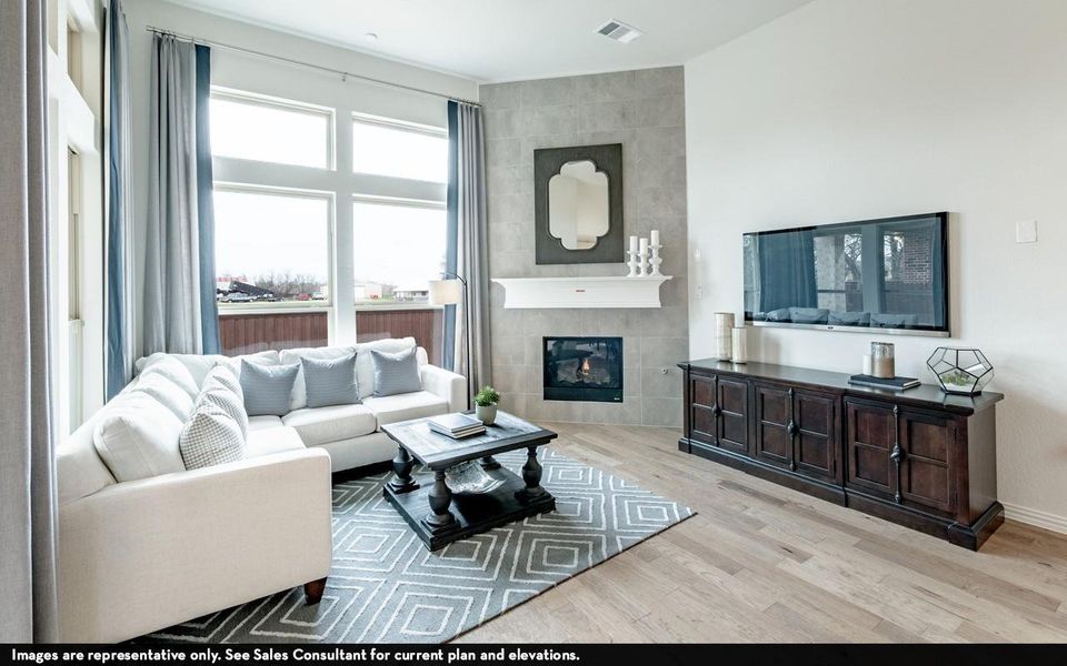 Furnished interior view inside a new home in Lago Mar, Texas City (Image 9).