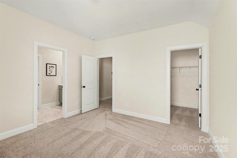 Spacious, unfurnished interior of a new home in Wildbrook, Denver (Image 32).