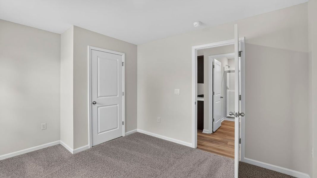 Spacious, unfurnished interior of a new home in Baxter Village, Boiling Springs (Image 25).