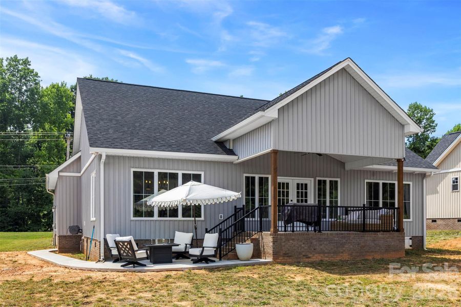 Exterior details and patio area of a home in , Kings Mountain (Image 4).