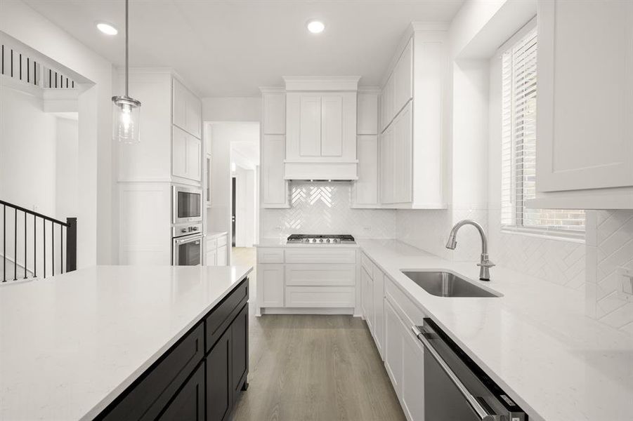 508 Burtin-  Kitchen-3