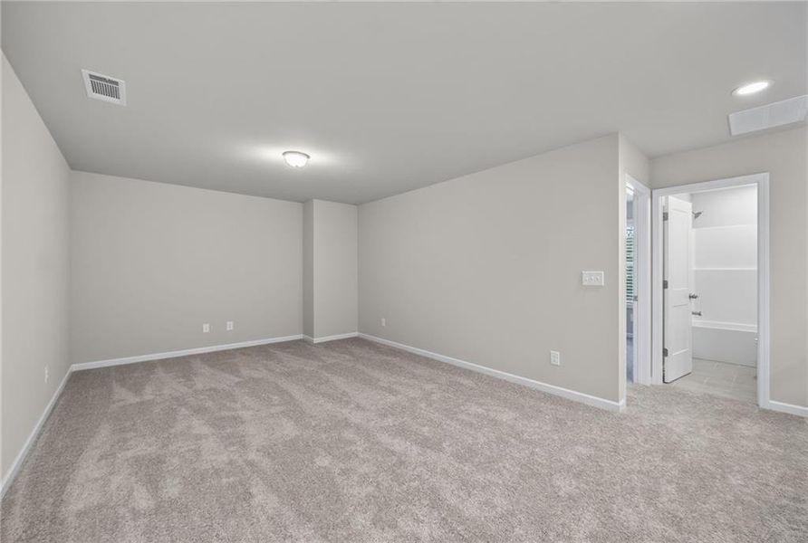 Spacious, unfurnished interior of a new home in , Loganville (Image 34).