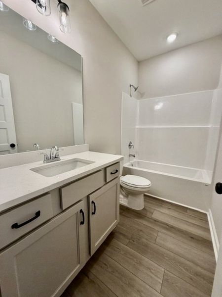 Furnished interior view inside a new home in Oakview, Pine Mountain (Image 8).