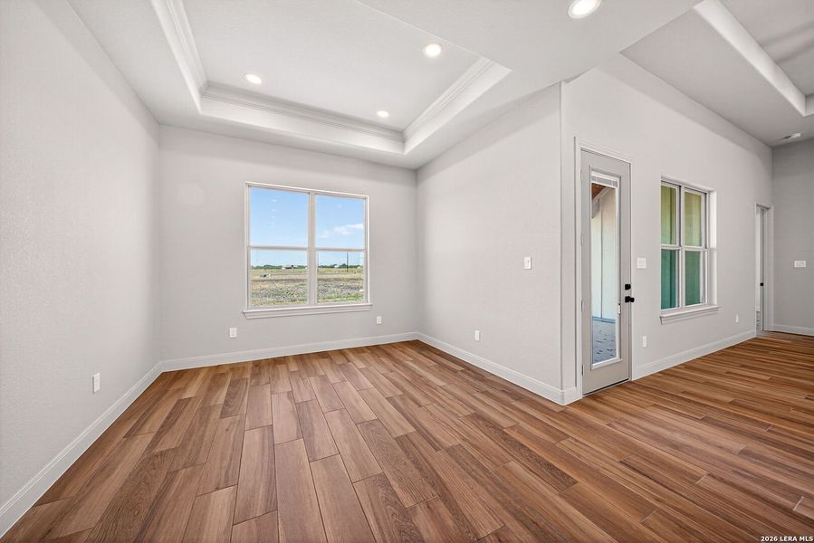 Spacious, unfurnished interior of a new home in Boehme Ranch, Castroville (Image 33).