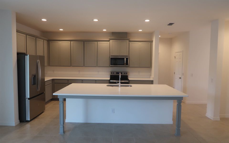 Modern Open-Concept Kitchen in Central Florida Home