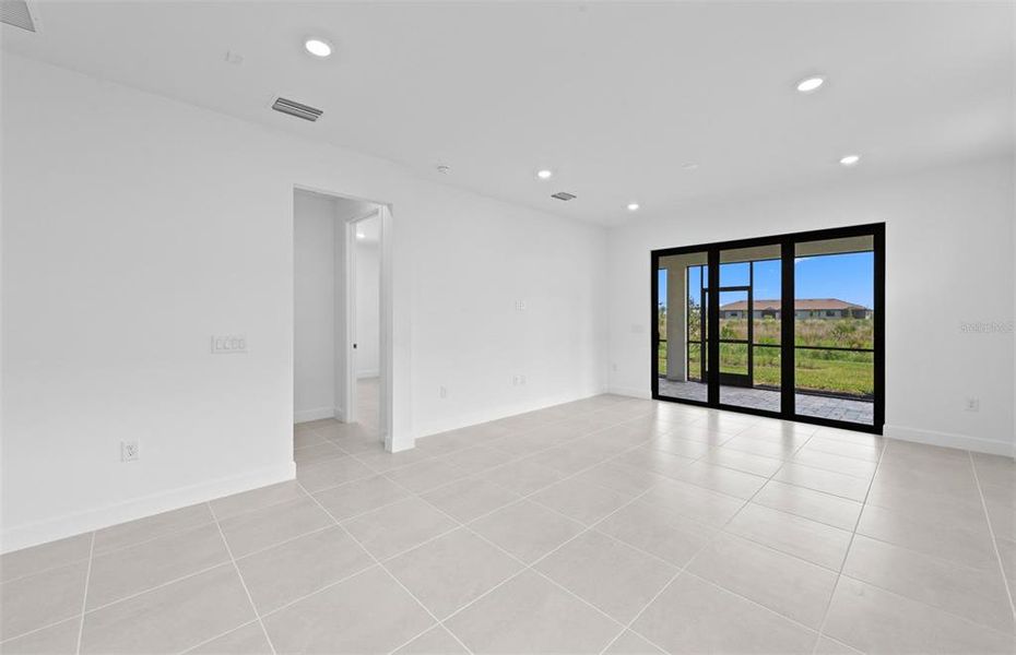 Spacious, unfurnished interior of a new home in Talon Preserve on Palmer Ranch, Nokomis (Image 14). Spacious, unfurnished interior of a new home in Talon Preserve on Palmer Ranch, Nokomis (Image 14).