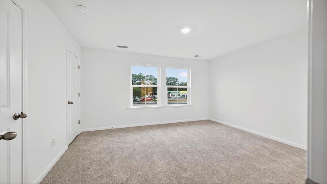 Spacious, unfurnished interior of a new home in , North Charleston (Image 19).
