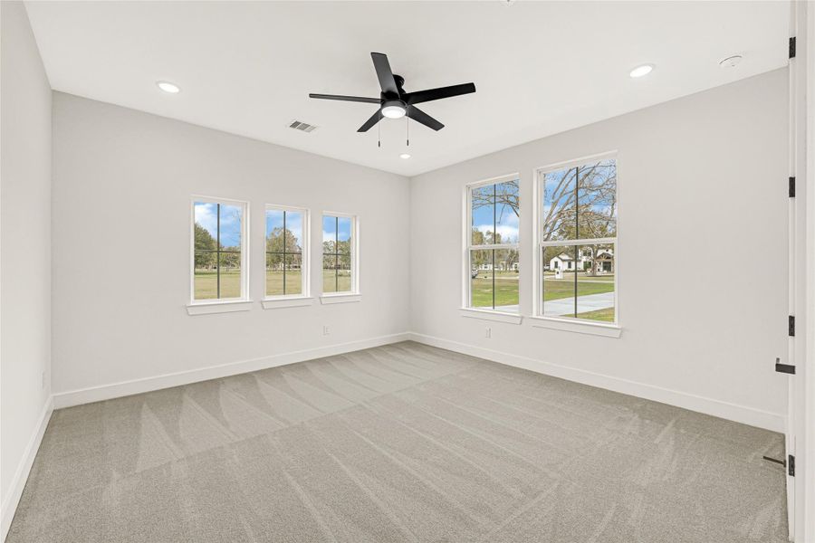 Spacious, unfurnished interior of a new home in , Rosharon (Image 27).