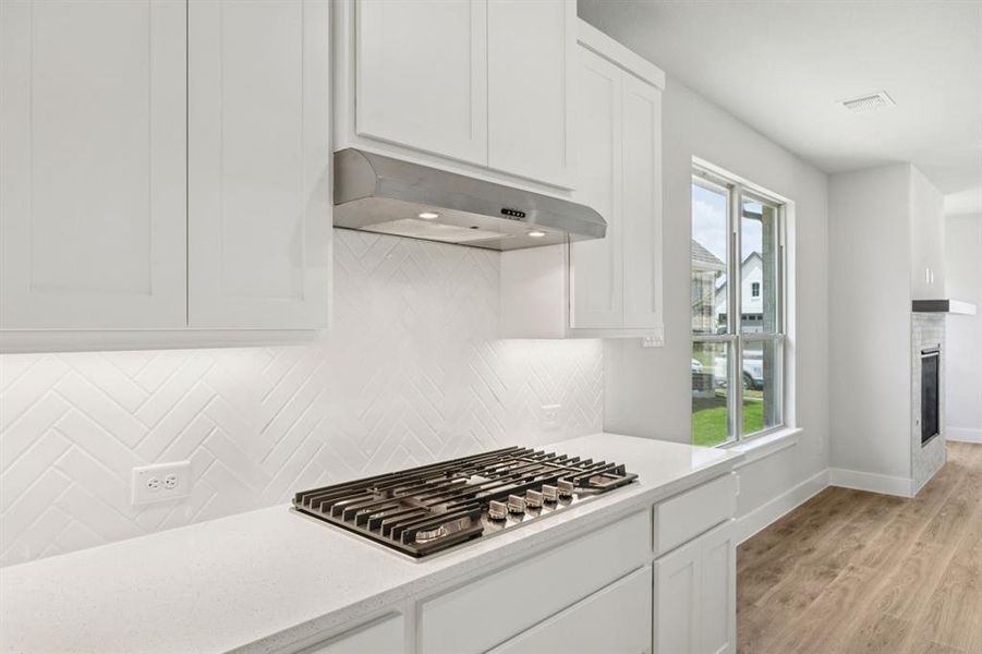 Furnished interior view inside a new home in Dove Hollow, Waxahachie (Image 5). Furnished interior view inside a new home in Dove Hollow, Waxahachie (Image 5).