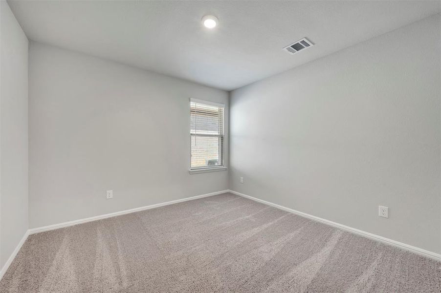 Spacious, unfurnished interior of a new home in Lane Ranch, Sanger (Image 22).