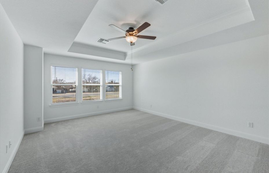 Spacious, unfurnished interior of a new home in Horizon Lake, Leander (Image 15).