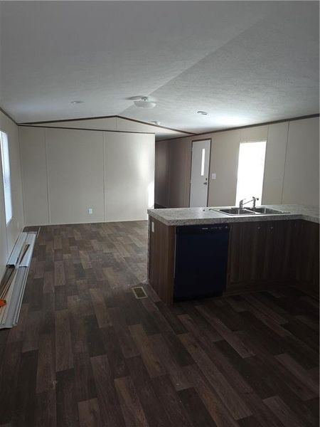 Spacious, unfurnished interior of a new home in , Ellijay (Image 8).