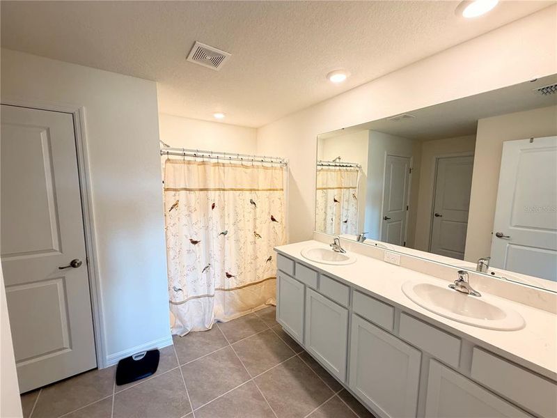 Furnished interior view inside a new home in Marion County Spot Lots, Ocala (Image 5).