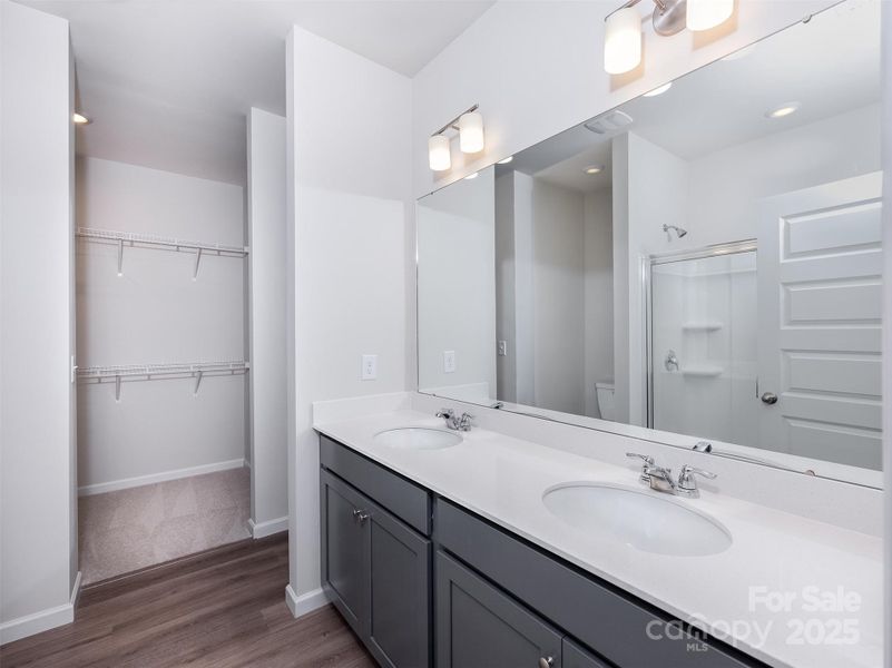 Owner's suite bedroom bath