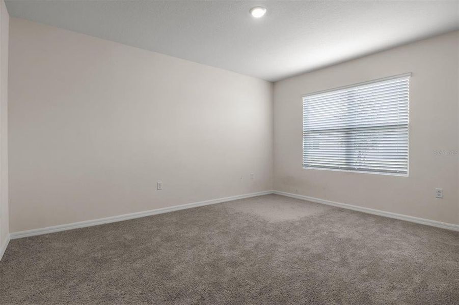 Spacious, unfurnished interior of a new home in Cypress Park Estates, Haines City (Image 22).