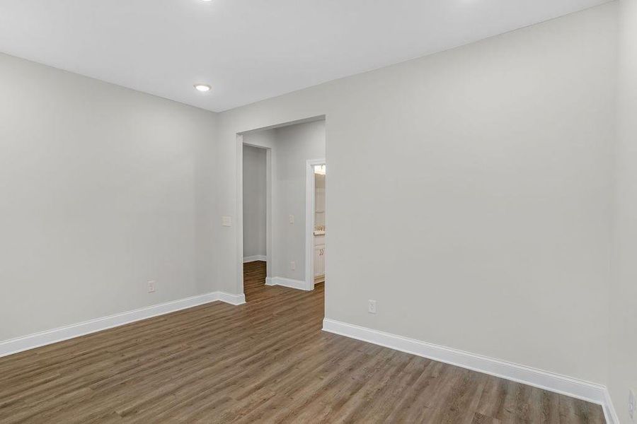 Spacious, unfurnished interior of a new home in , Haddock (Image 23).