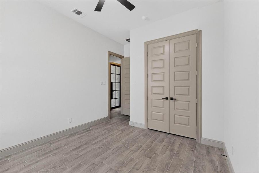 Spacious, unfurnished interior of a new home in , Athens (Image 23).