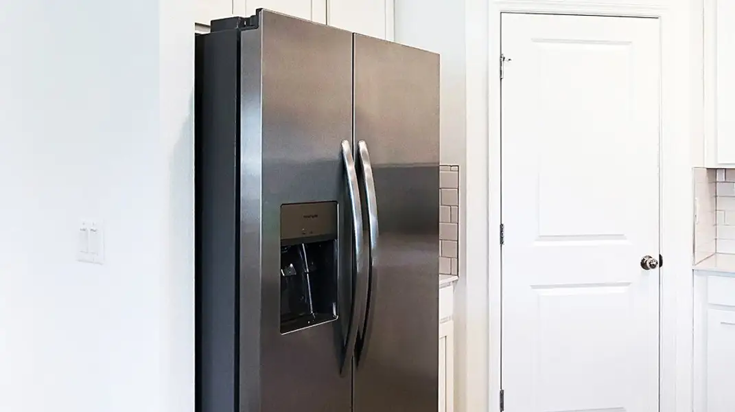 Pic EI Frigidaire Fridge 8 8 25 Pic EI Frigidaire Fridge 8 8 25