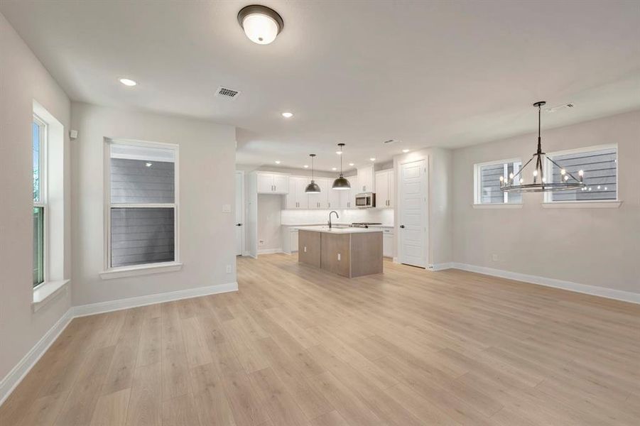 Spacious, unfurnished interior of a new home in Painted Tree Woodland West – Cottages, McKinney (Image 23).