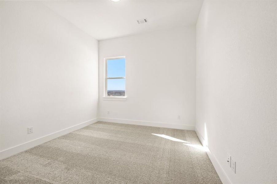 Spacious, unfurnished interior of a new home in Rocky Top Ranch, Reno (Image 22).
