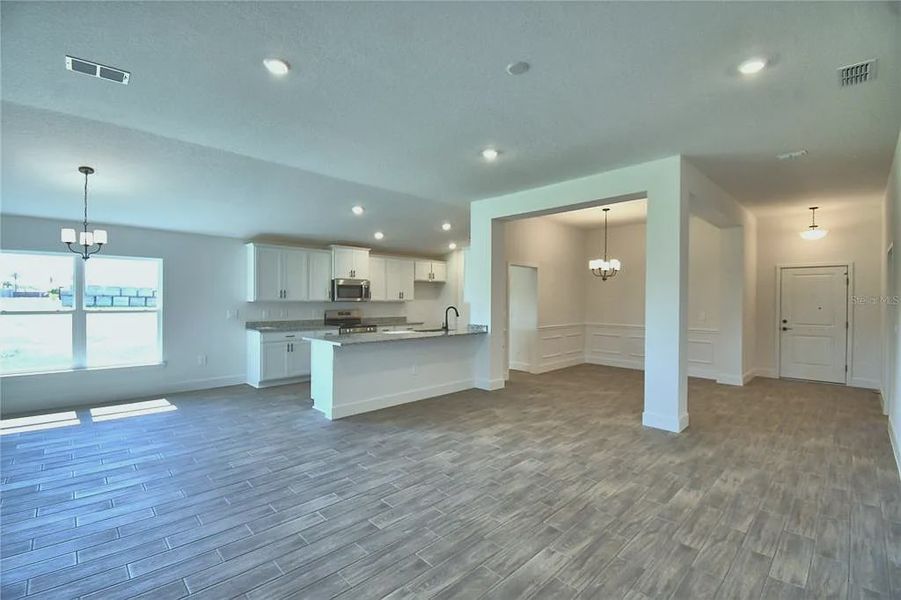 Spacious, unfurnished interior of a new home in Lake Juliana Estates, Auburndale (Image 14).