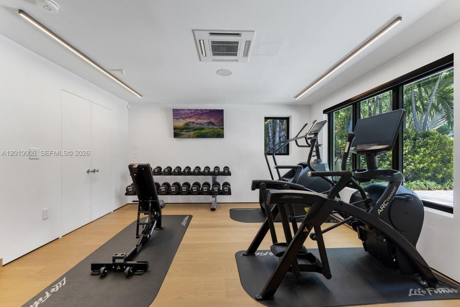 Community amenities in , Coral Gables (Image 44).