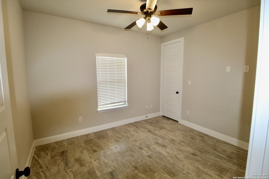 Spacious, unfurnished interior of a new home in , Lytle (Image 40).