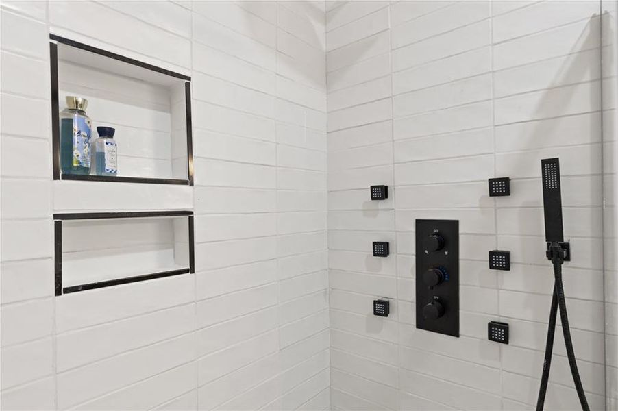 Furnished interior view inside a new home in , McCaysville (Image 29).