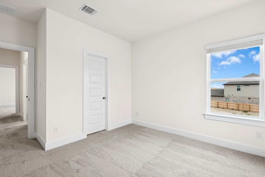 Spacious, unfurnished interior of a new home in Blackhawk, Pflugerville (Image 28).