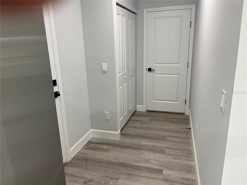 Spacious, unfurnished interior of a new home in , Sebring (Image 4).