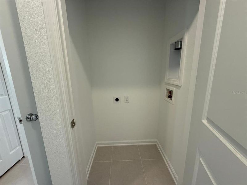 Spacious, unfurnished interior of a new home in , Kissimmee (Image 43).