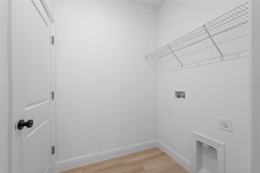 Spacious, unfurnished interior of a new home in , Ocala (Image 13).