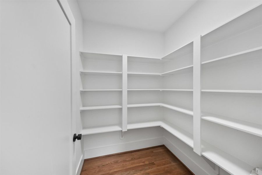 Spacious, unfurnished interior of a new home in , Houston (Image 24).