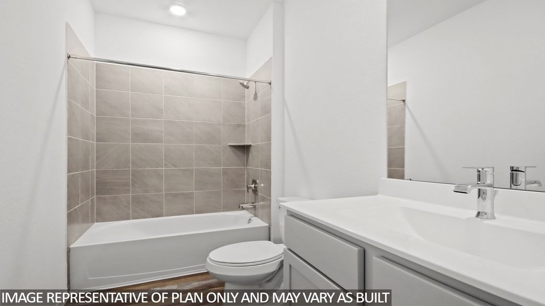 Furnished interior view inside a new home in Silverthorne, Conroe (Image 8). Furnished interior view inside a new home in Silverthorne, Conroe (Image 8).