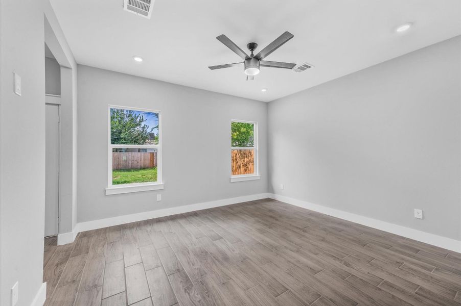 Spacious, unfurnished interior of a new home in , Houston (Image 22).