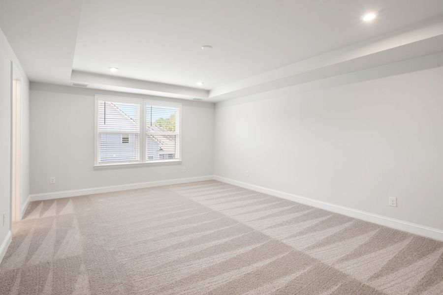 Spacious, unfurnished interior of a new home in Waterways, Richmond Hill (Image 36).