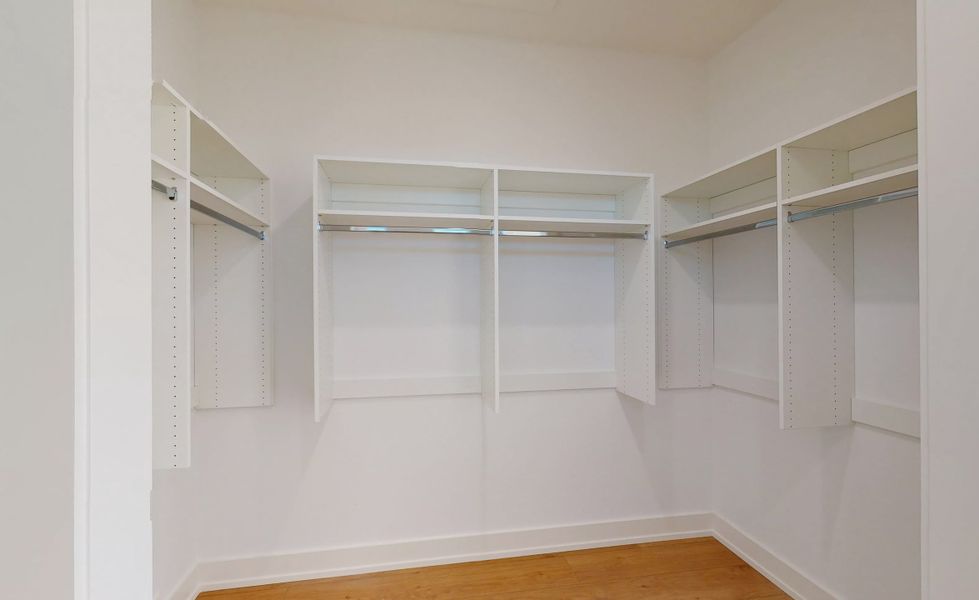 Spacious, unfurnished interior of a new home in West Hill Estates, Dade City (Image 26).