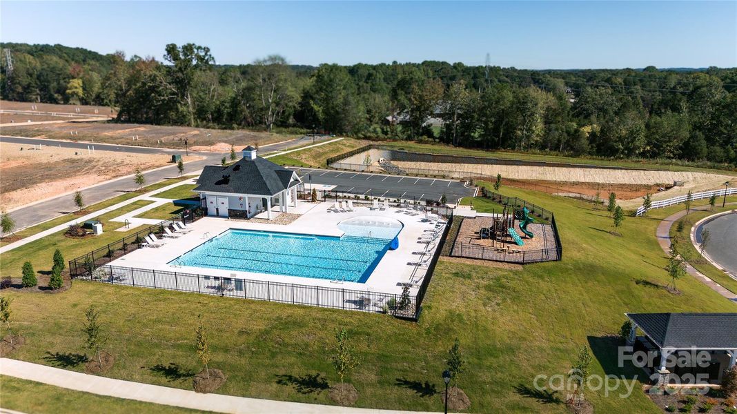 Community amenities in Cardinal Creek, Charlotte (Image 29).