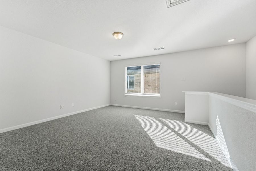 Spacious, unfurnished interior of a new home in La Terra, Celina (Image 23).