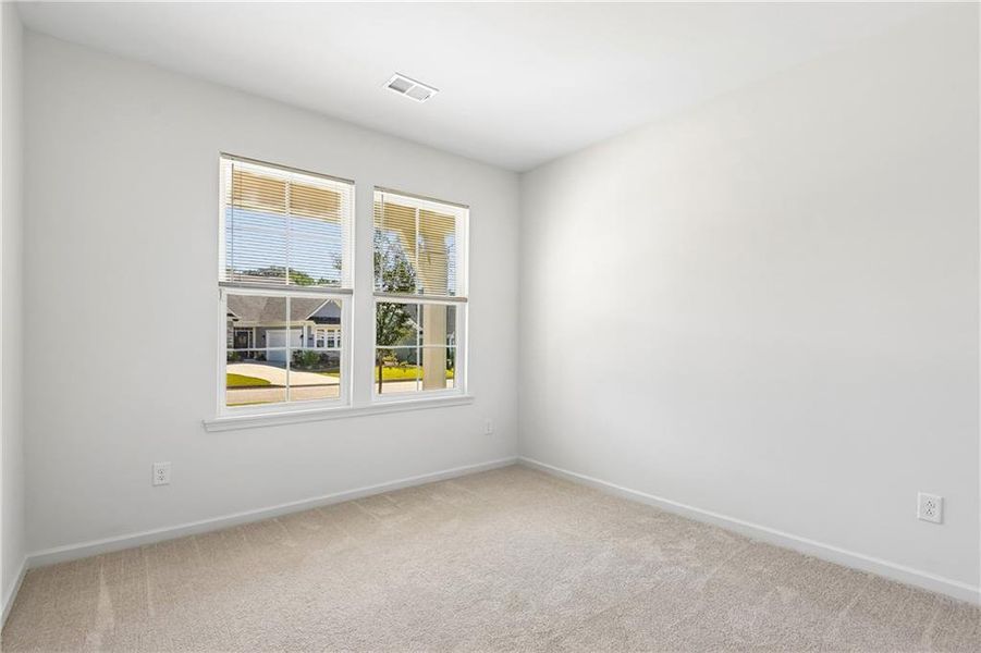 Spacious, unfurnished interior of a new home in Poplar Place, Dallas (Image 29).