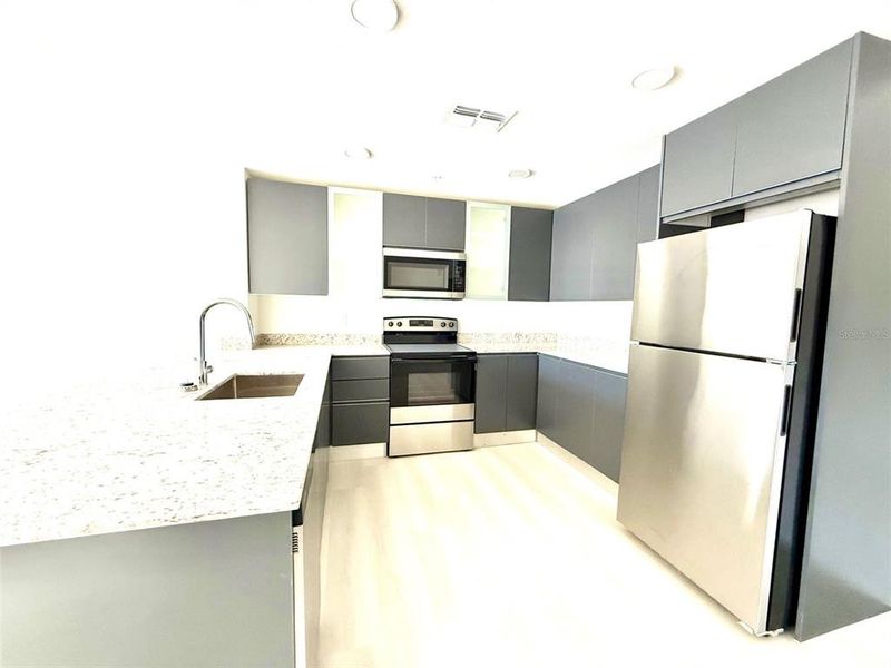 Furnished interior view inside a new home in , Orlando (Image 5).