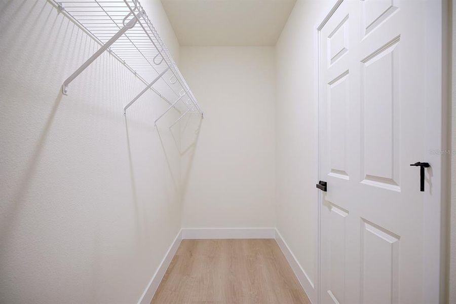 Spacious, unfurnished interior of a new home in , Sebring (Image 12).