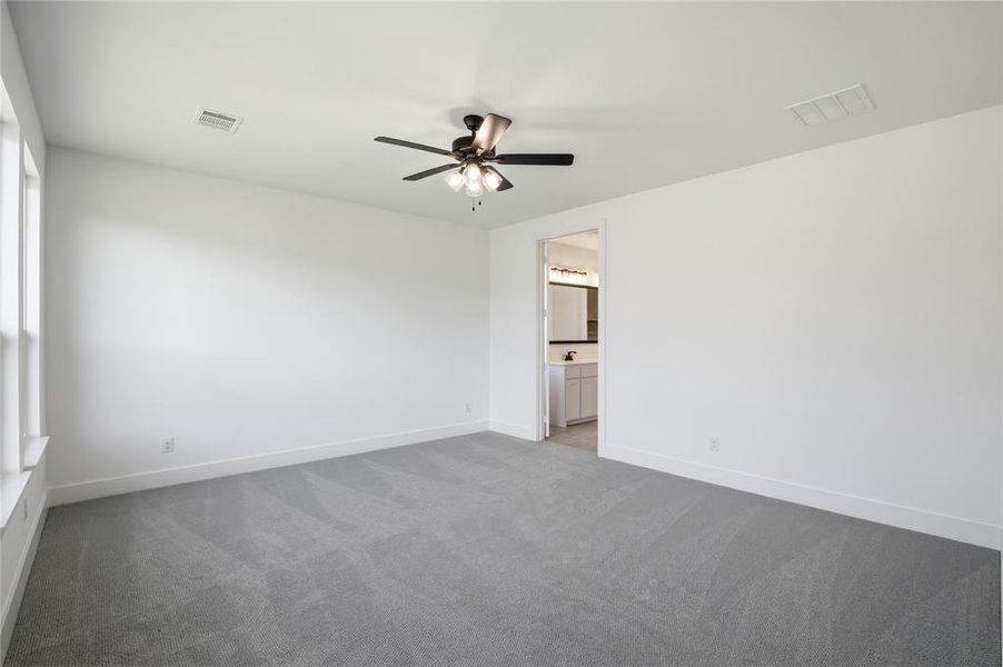 Spacious, unfurnished interior of a new home in Talon Hills, Fort Worth (Image 26).