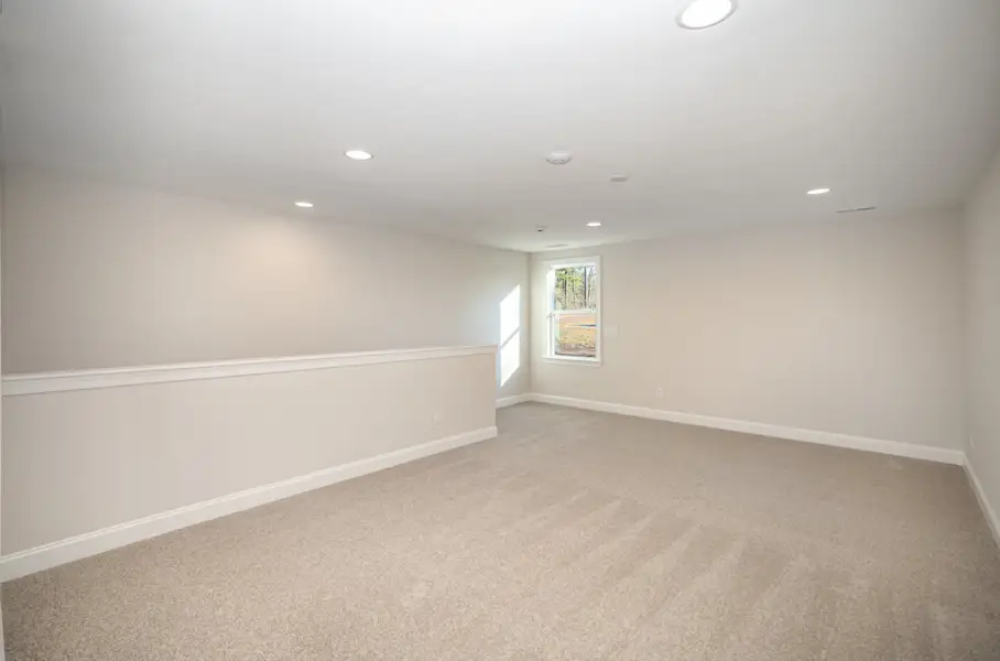 Spacious, unfurnished interior of a new home in Edmunds Farm, Clover (Image 26).