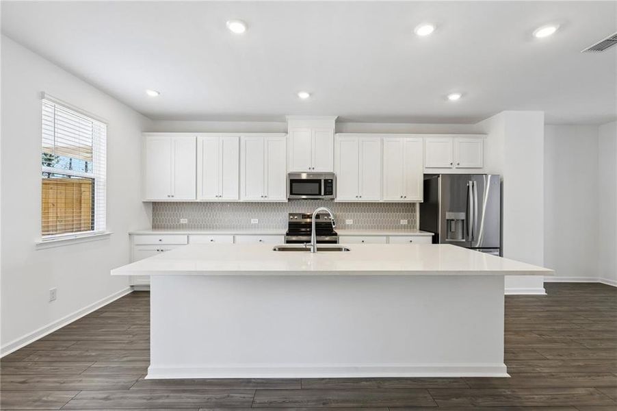 Furnished interior view inside a new home in Alder Creek, Cumming (Image 12).