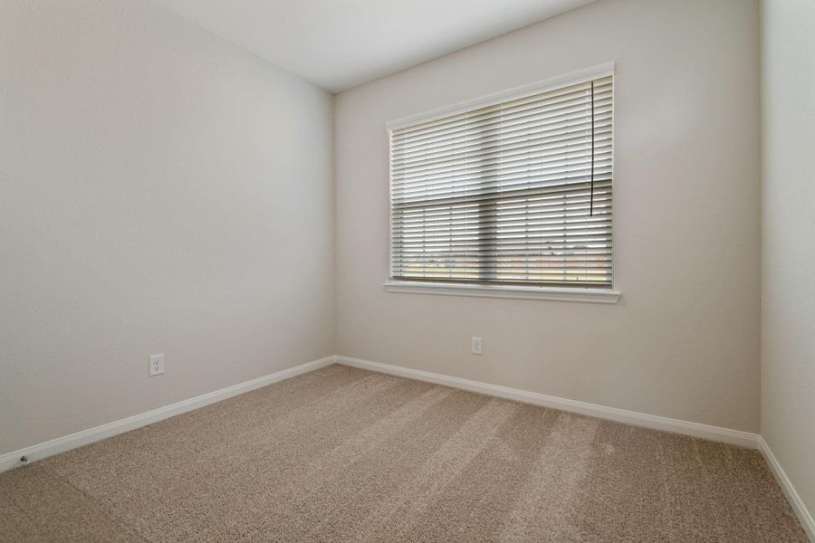 Spacious, unfurnished interior of a new home in Trails at Cochran Ranch, Waller (Image 11).